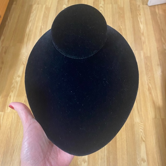 Display for necklace - Picture 3 of 10